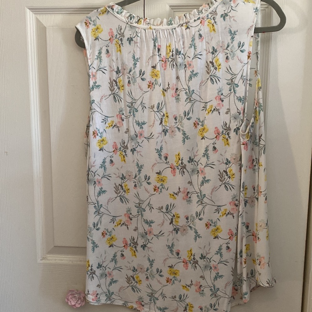 Spring tank top - Picture 3 of 3